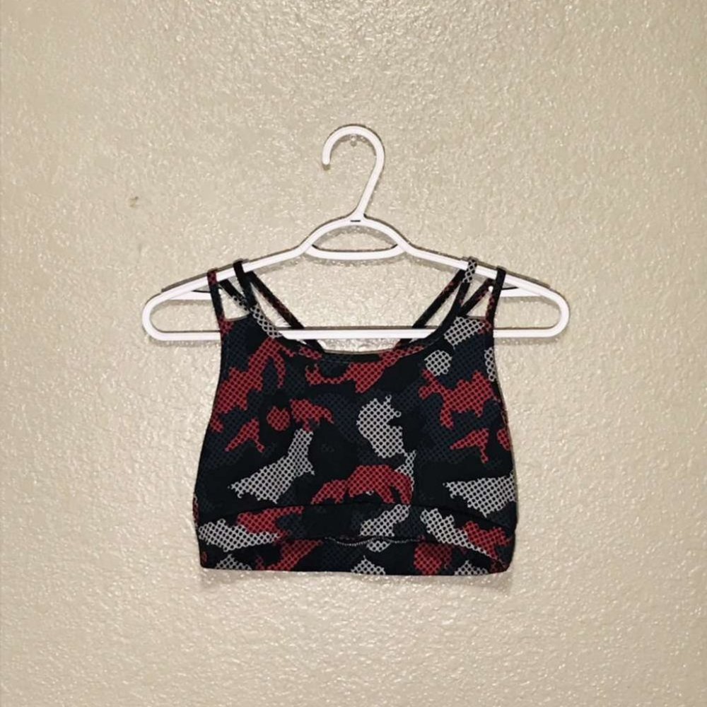 double cross strapped sports bra